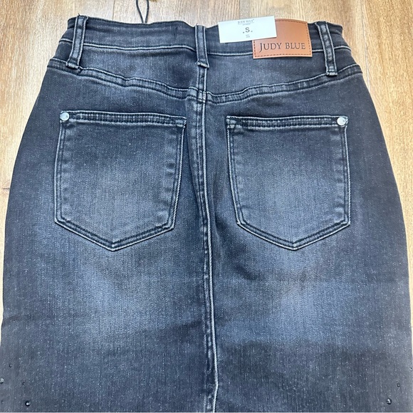NWT JUDY BLUE Dazzle Denim Rhinestone Black Midi Skirt Size Small - Picture 8 of 13